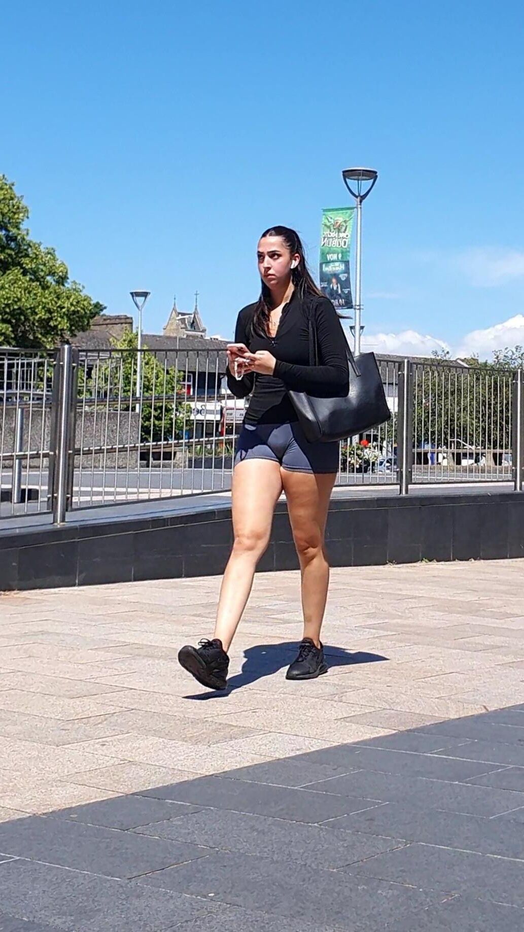 [Candid] Gym Desi mostra pernas e bunda