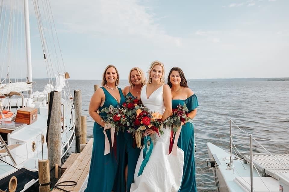 BRIDAL BOUDOIR FRIENDS 