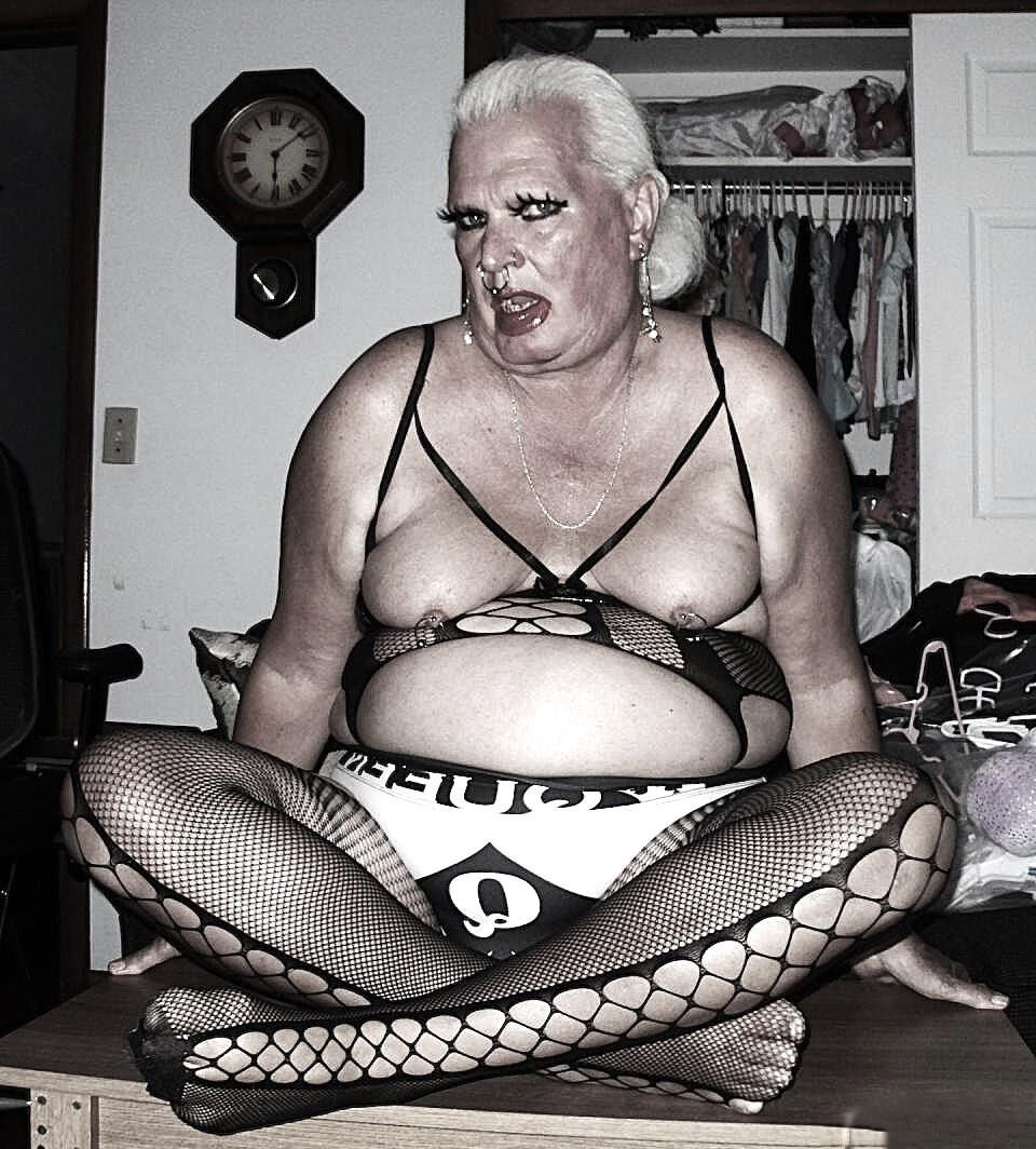 Shuggah ahora es un grasa desagradable Q.O.S FLABPILE SEX SOW