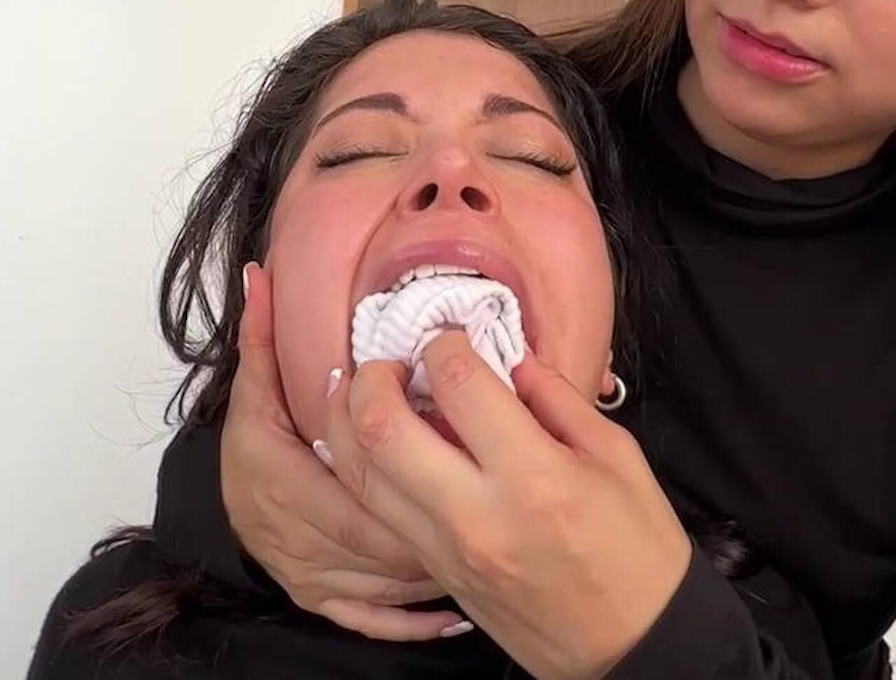 Caras amordazadas