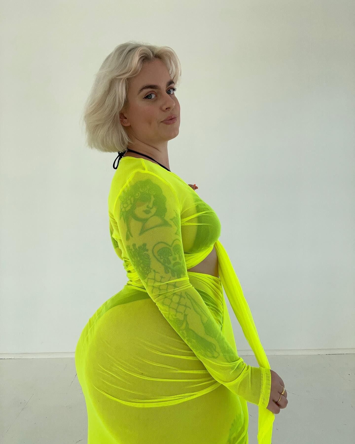 Soph Big Butt Big Tits Beauty Blonde BBW Girl Mixed Hot Shots