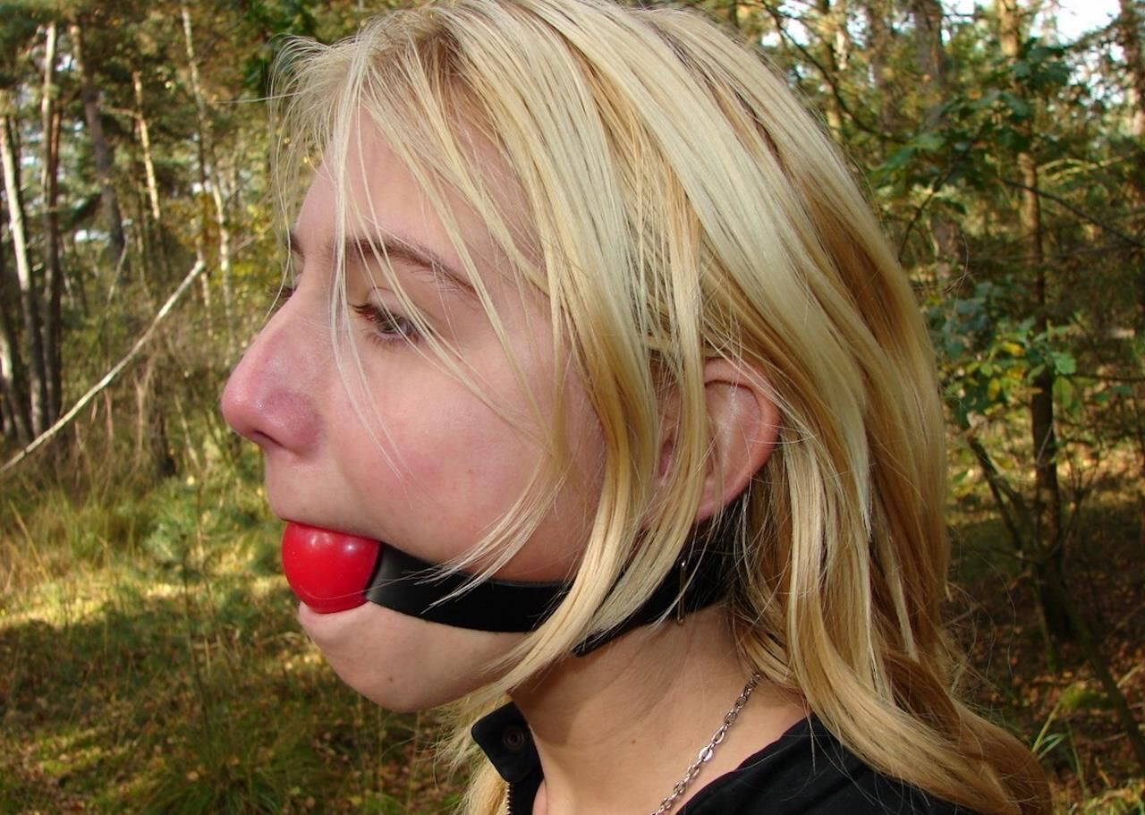 Caras amordazadas