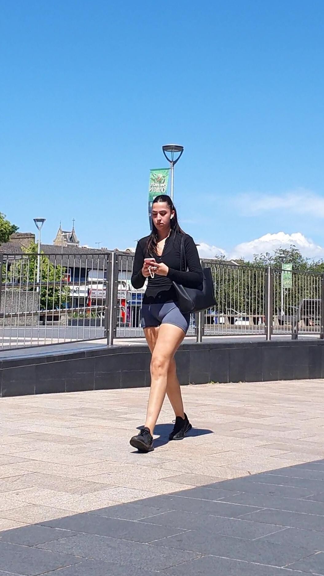 [Candid] Gym Desi mostra pernas e bunda