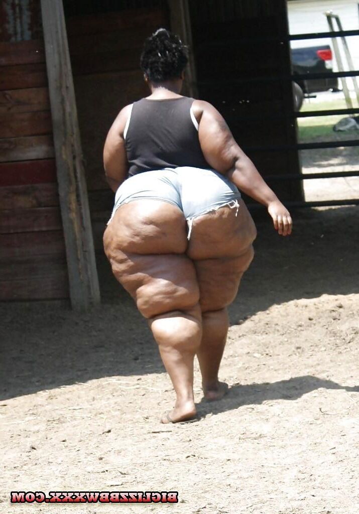 A Fat Prostitute comes To You Dressed Like This Would You Pay?