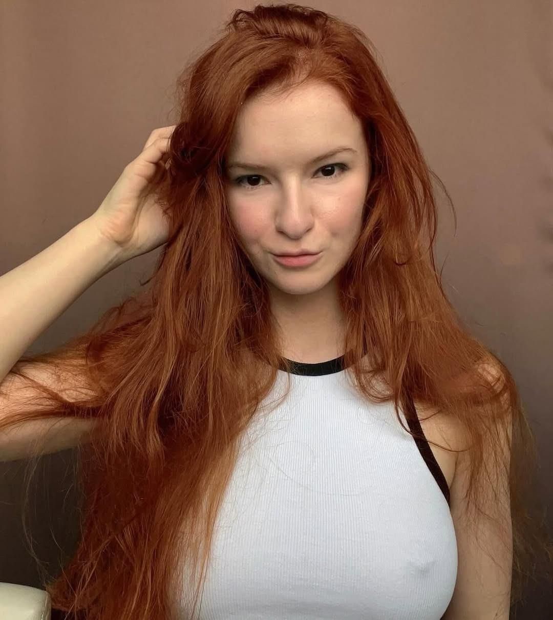エクストラセックスチェコレッドヘッドモデル（Veroniva Stehlikova）