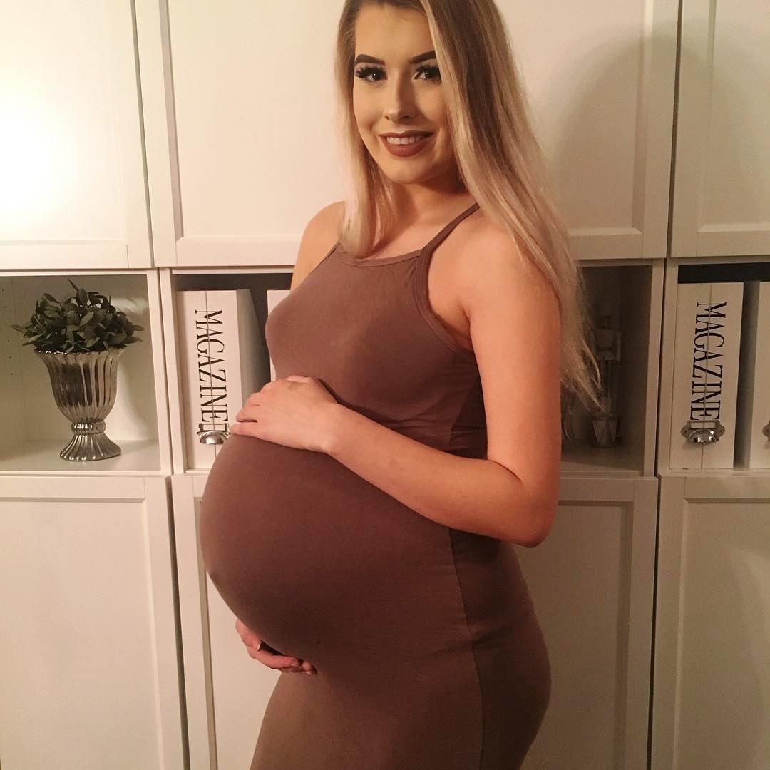 Блондинка Preggo Power