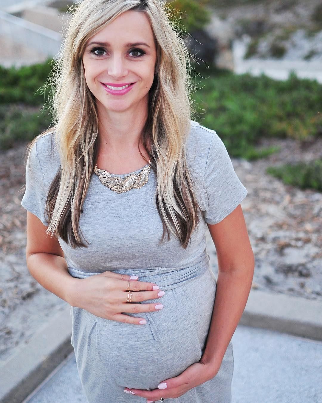 Блондинка Preggo Power