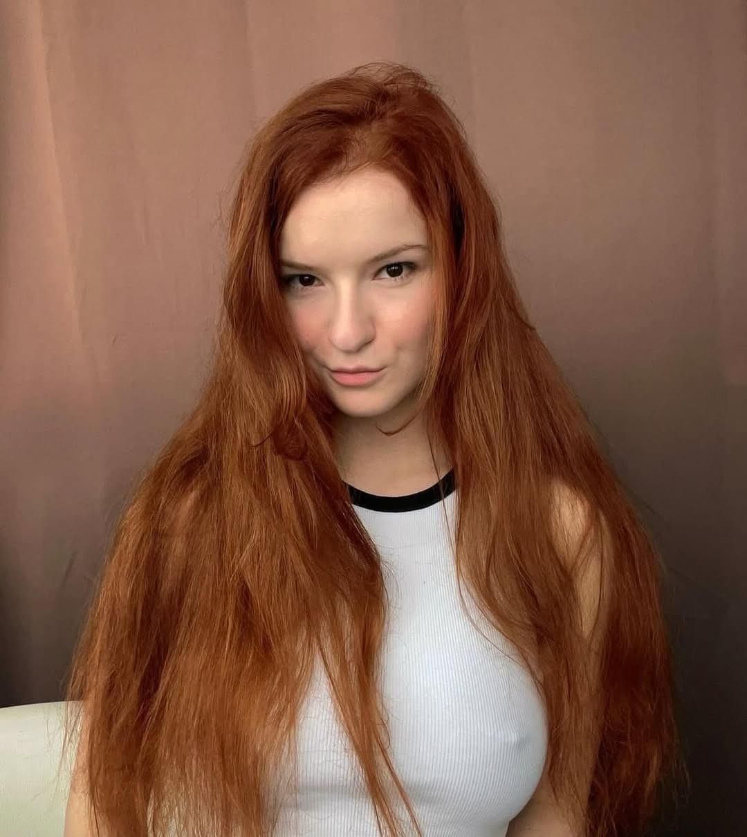 エクストラセックスチェコレッドヘッドモデル（Veroniva Stehlikova）