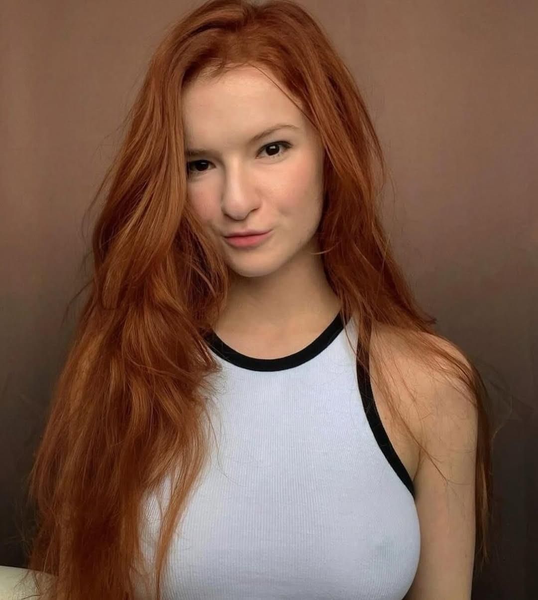 エクストラセックスチェコレッドヘッドモデル（Veroniva Stehlikova）