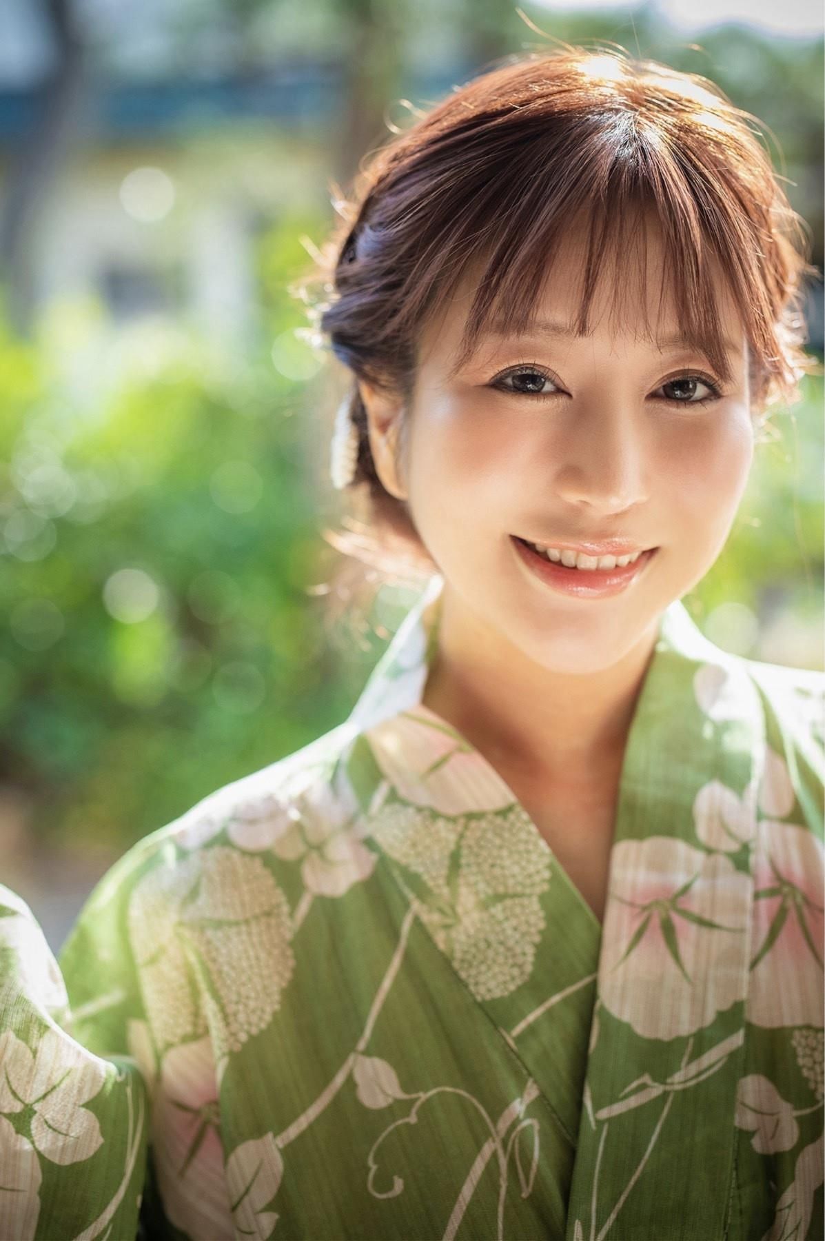 Kurumi Momose Ademari