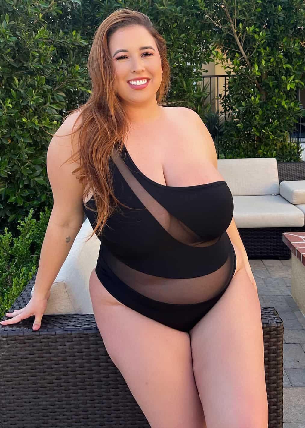 ローレン巨大なおっぱいビューティーbbw youtuber girlミックスホットショット