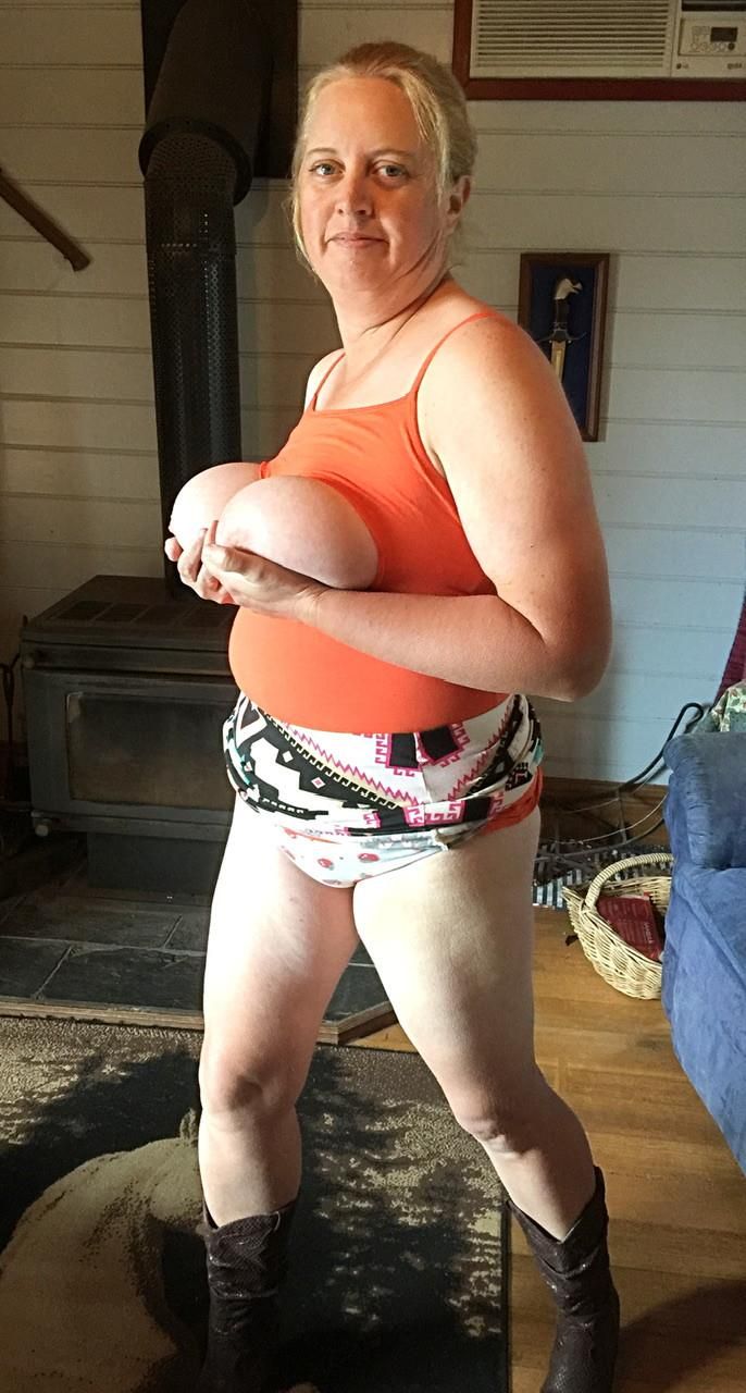 Las tetas de Jacqui en el show