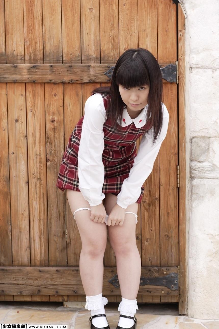 日本のヌードモデルYui Koga