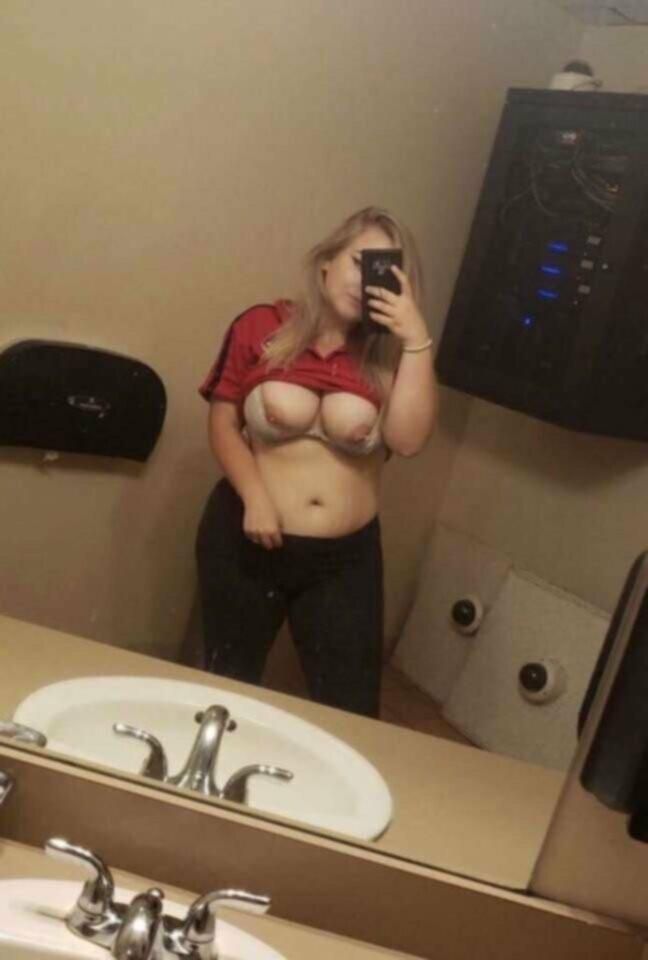 Espesa puta rubia Haley