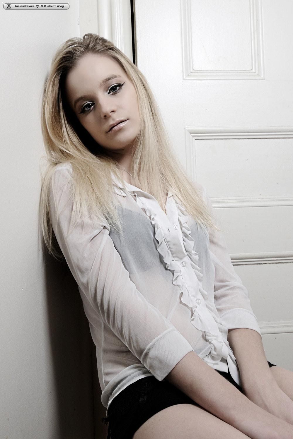 Zivity Kassandra Love Down The Hall (x)
