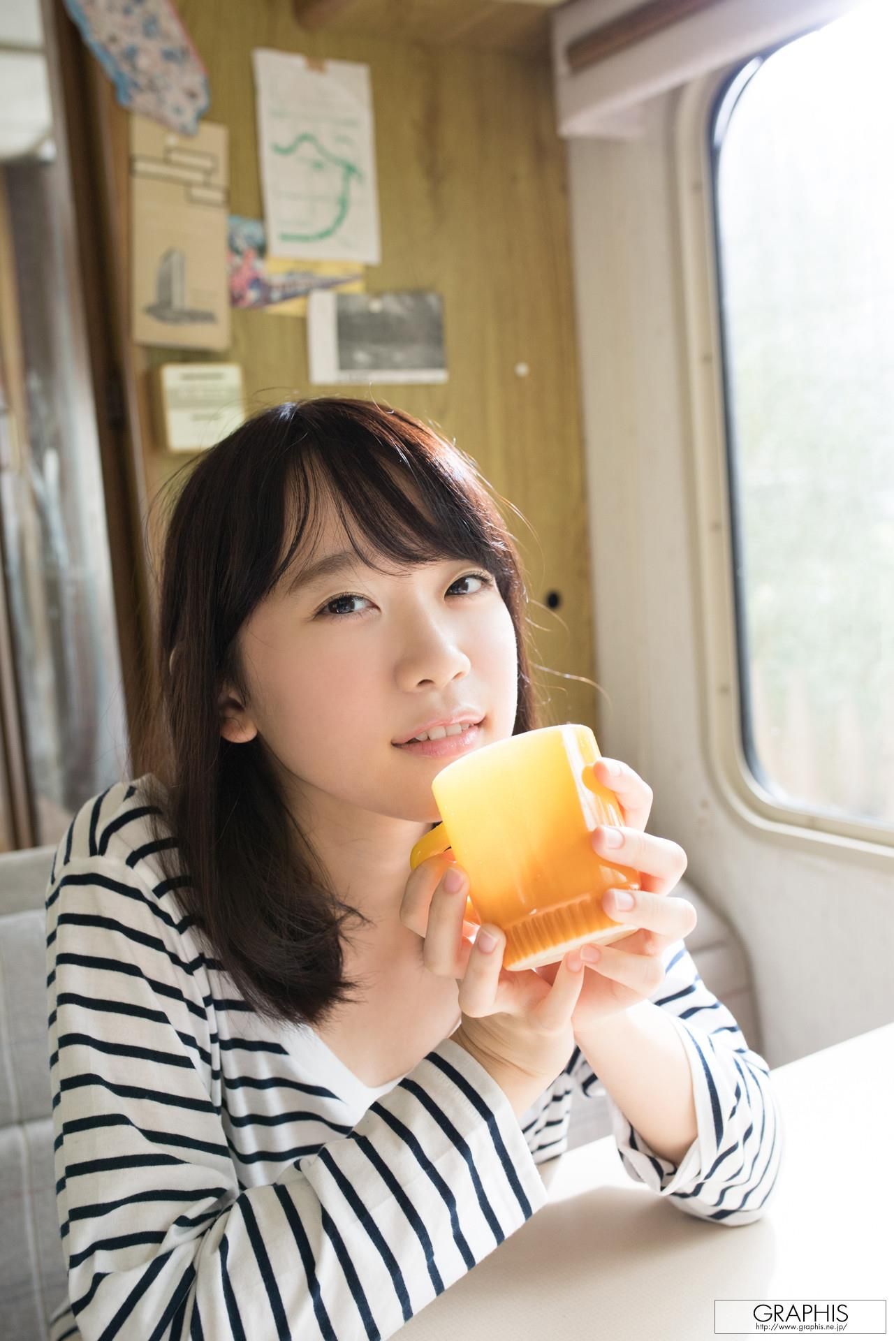 Yura Kano Graphis First Gravure