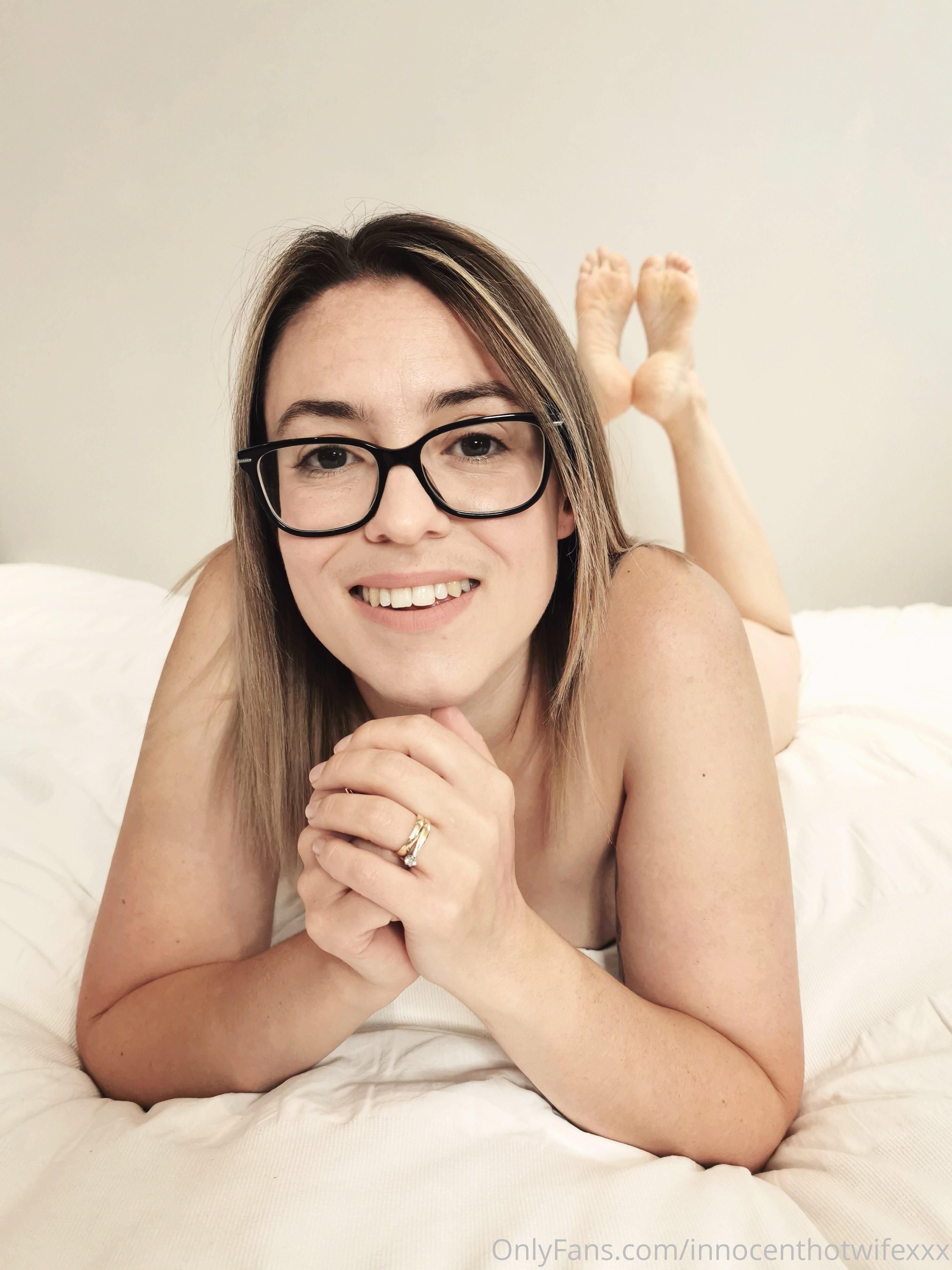 InnocentHotwife Amazing Sexy Curvy Wife with Glasses Hot Shots 