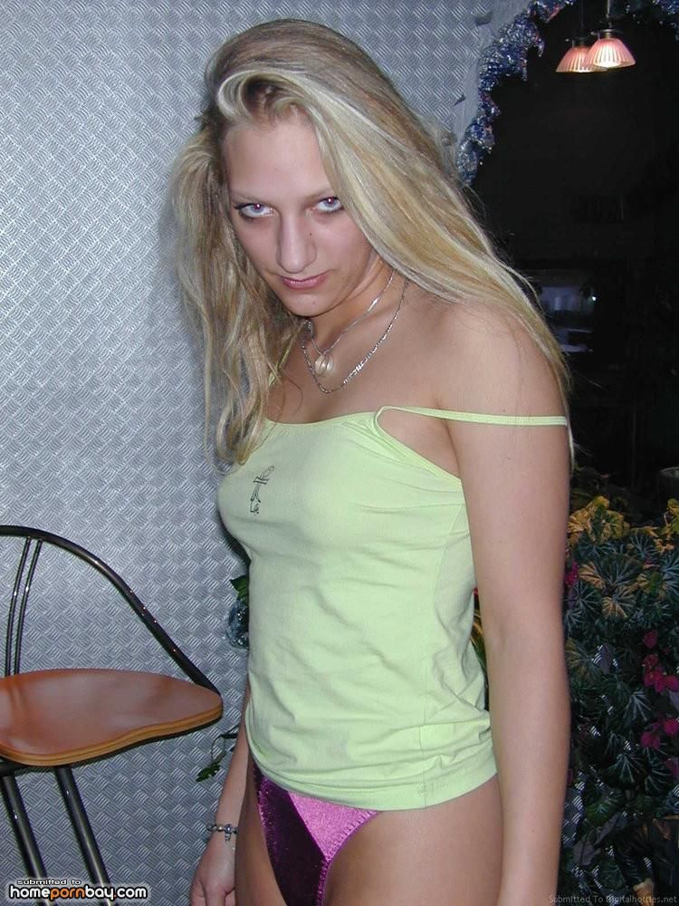 Ama Small Blonde Poser Bather