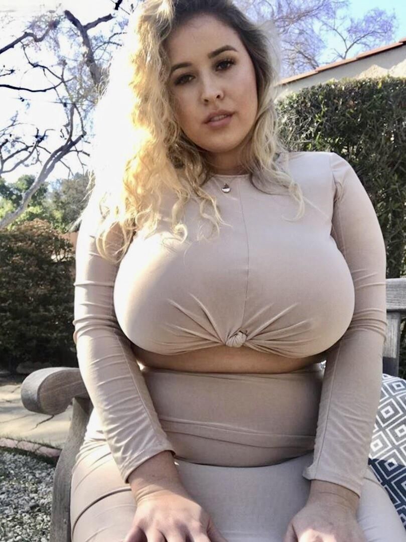 ローレン巨大なおっぱいビューティーbbw youtuber girlミックスホットショット