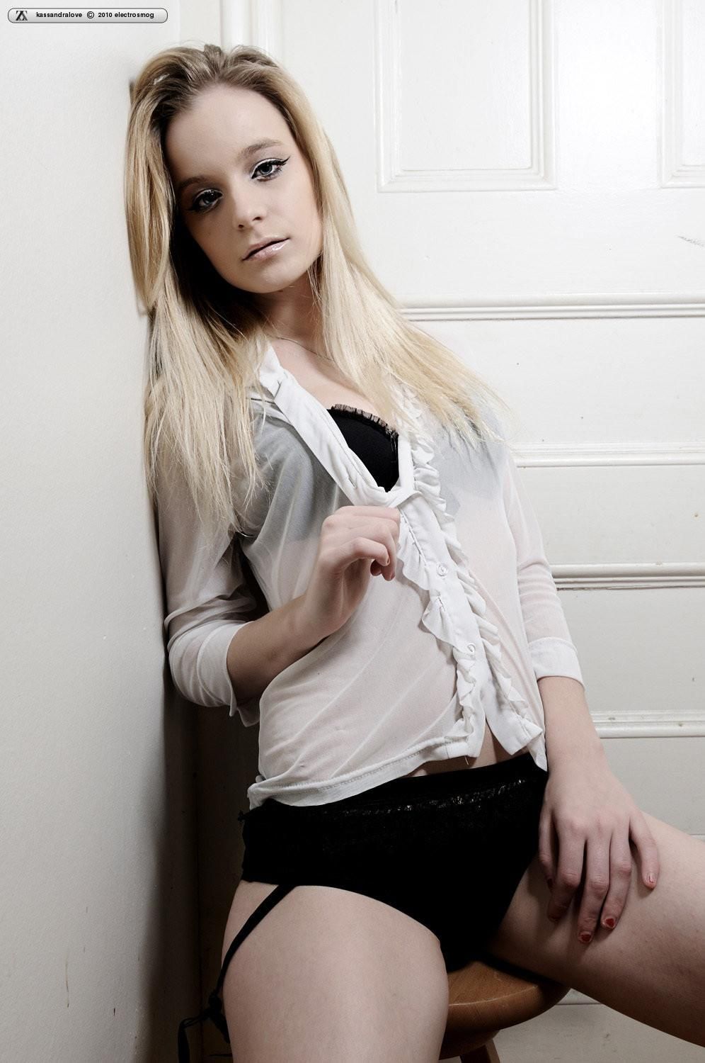 Zivity Kassandra Love Down The Hall (x)