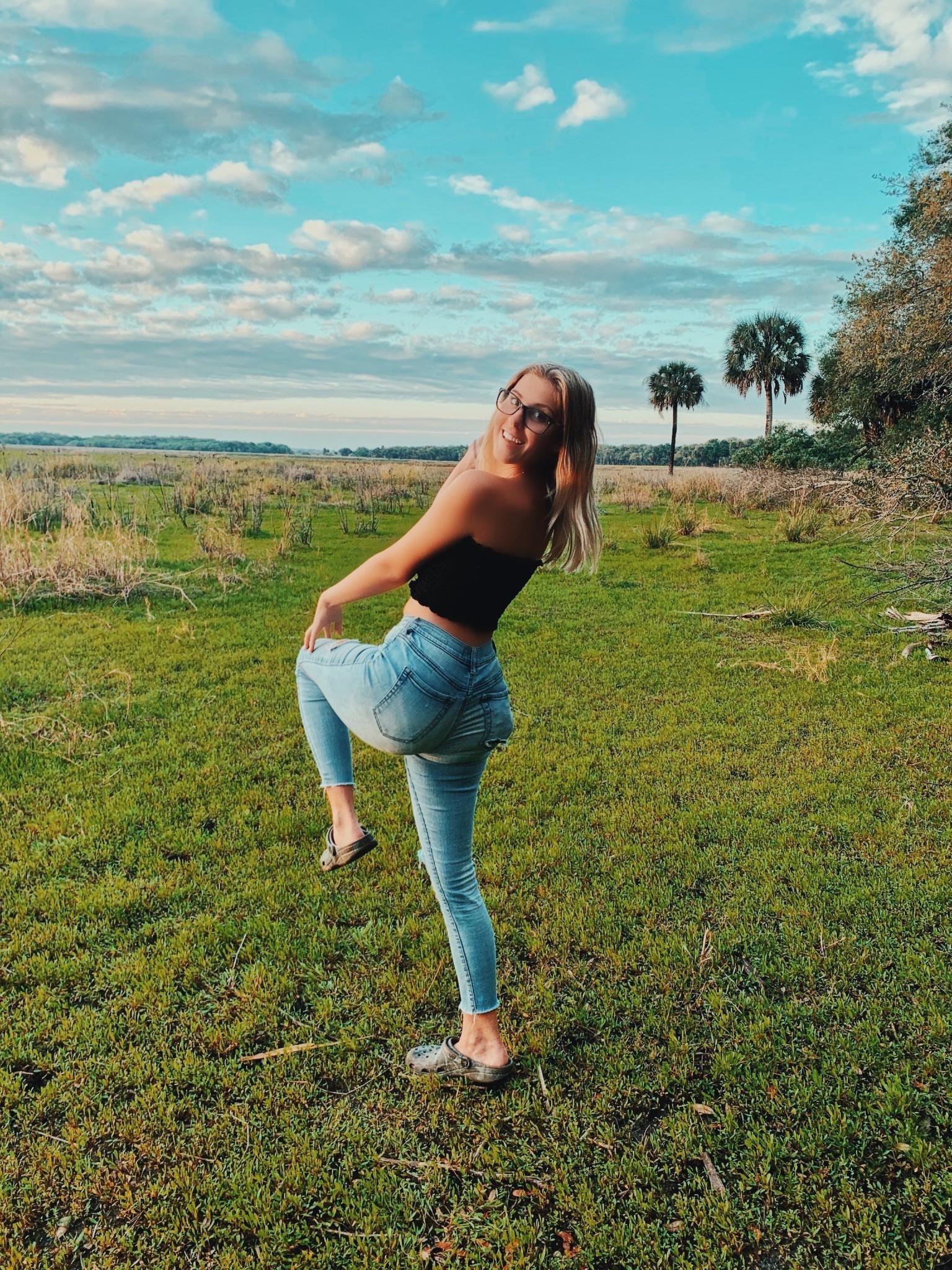 College Snowbunny Pawg für BBC: ABI