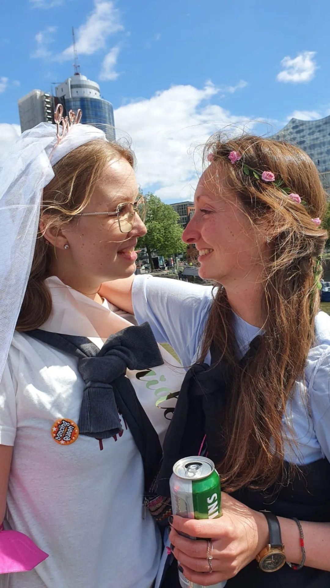 Geile Wichsvorlagen Linda、Tinderschlampe Geilt sie euch？