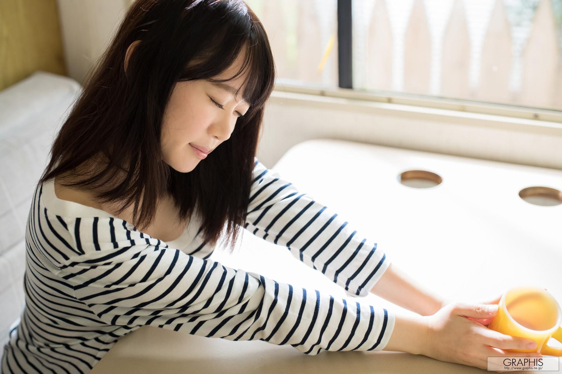 Yura Kano Graphis First Gravure