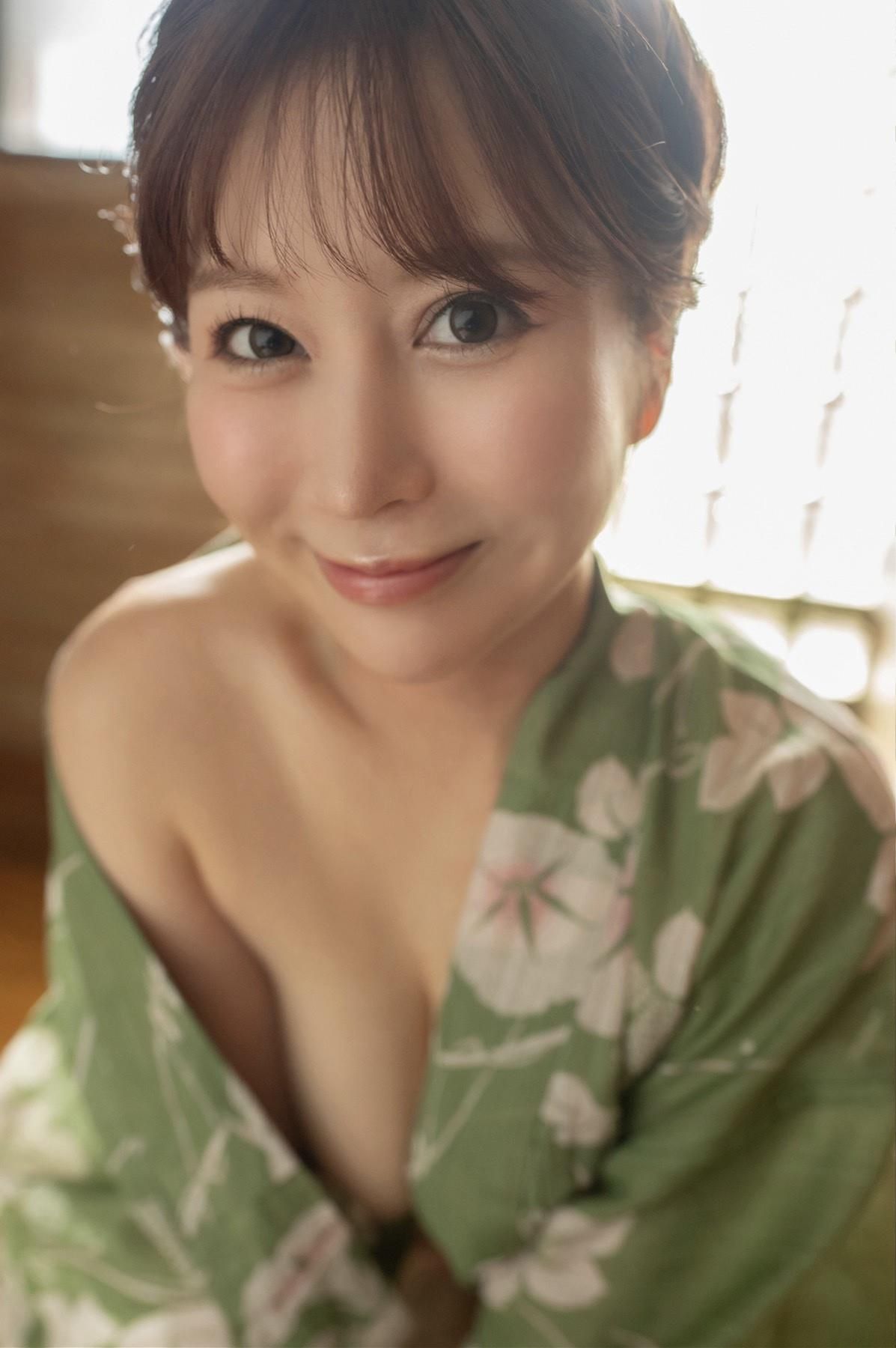 Kurumi Momose Ademari