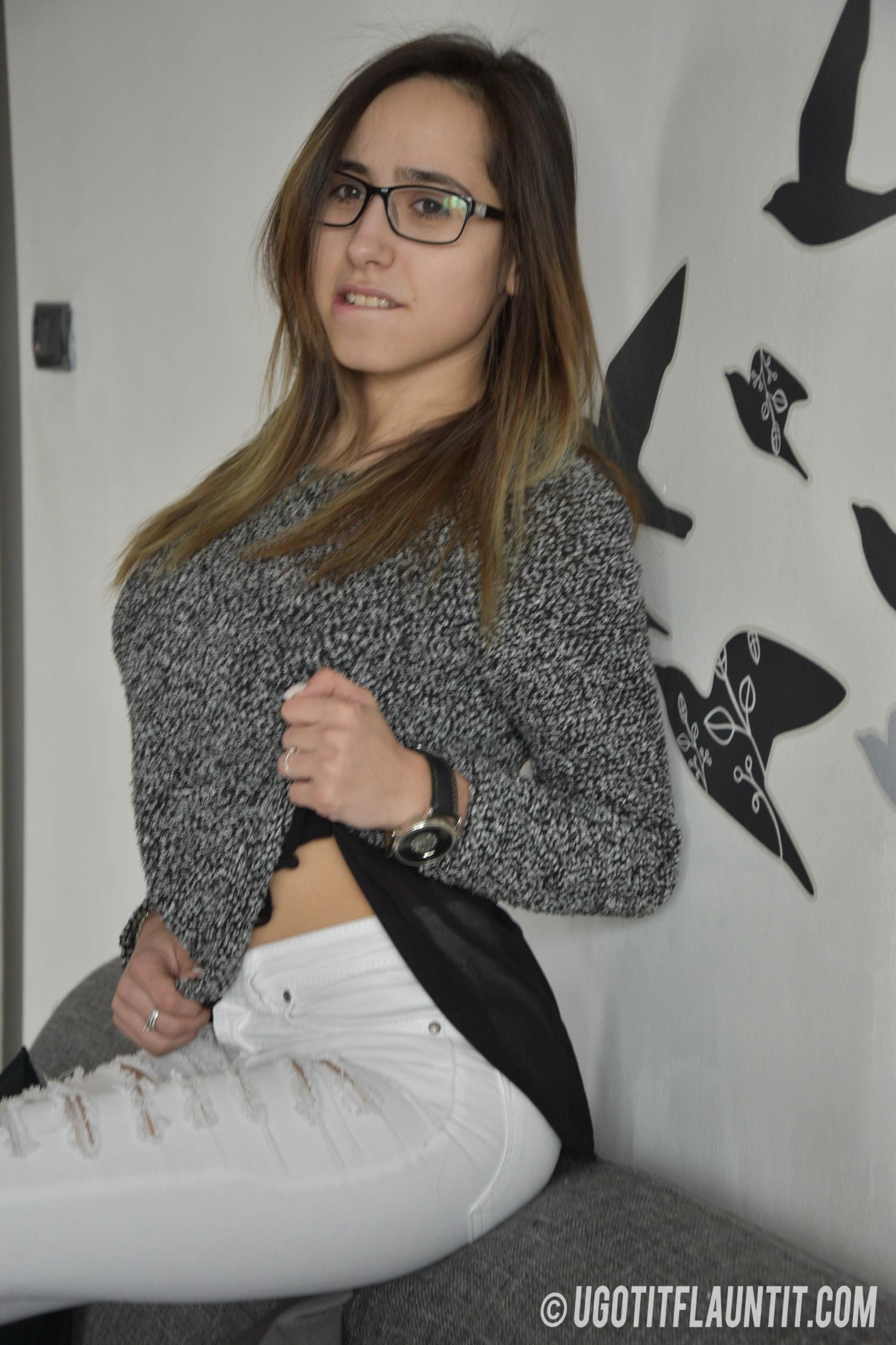 u got it flaunt it  Delia indoors Part 