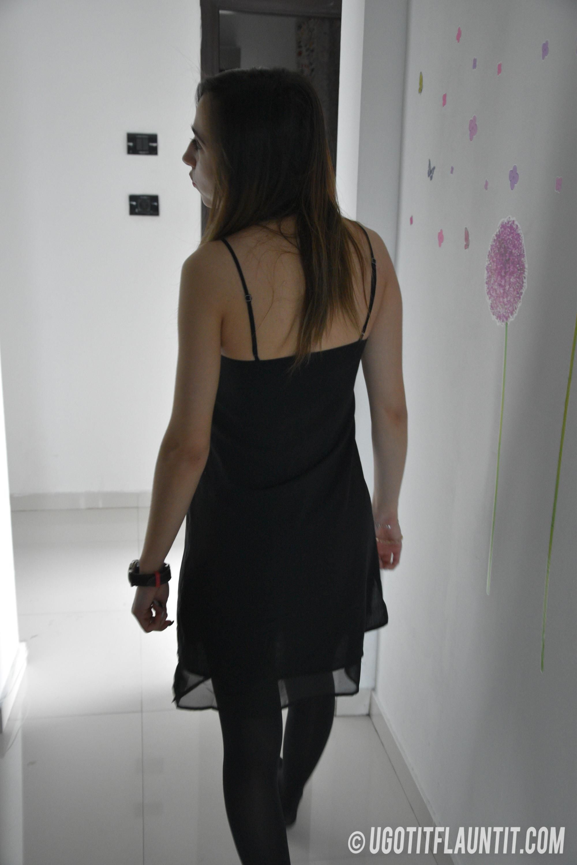 u got it flaunt it  Delia indoors Part 