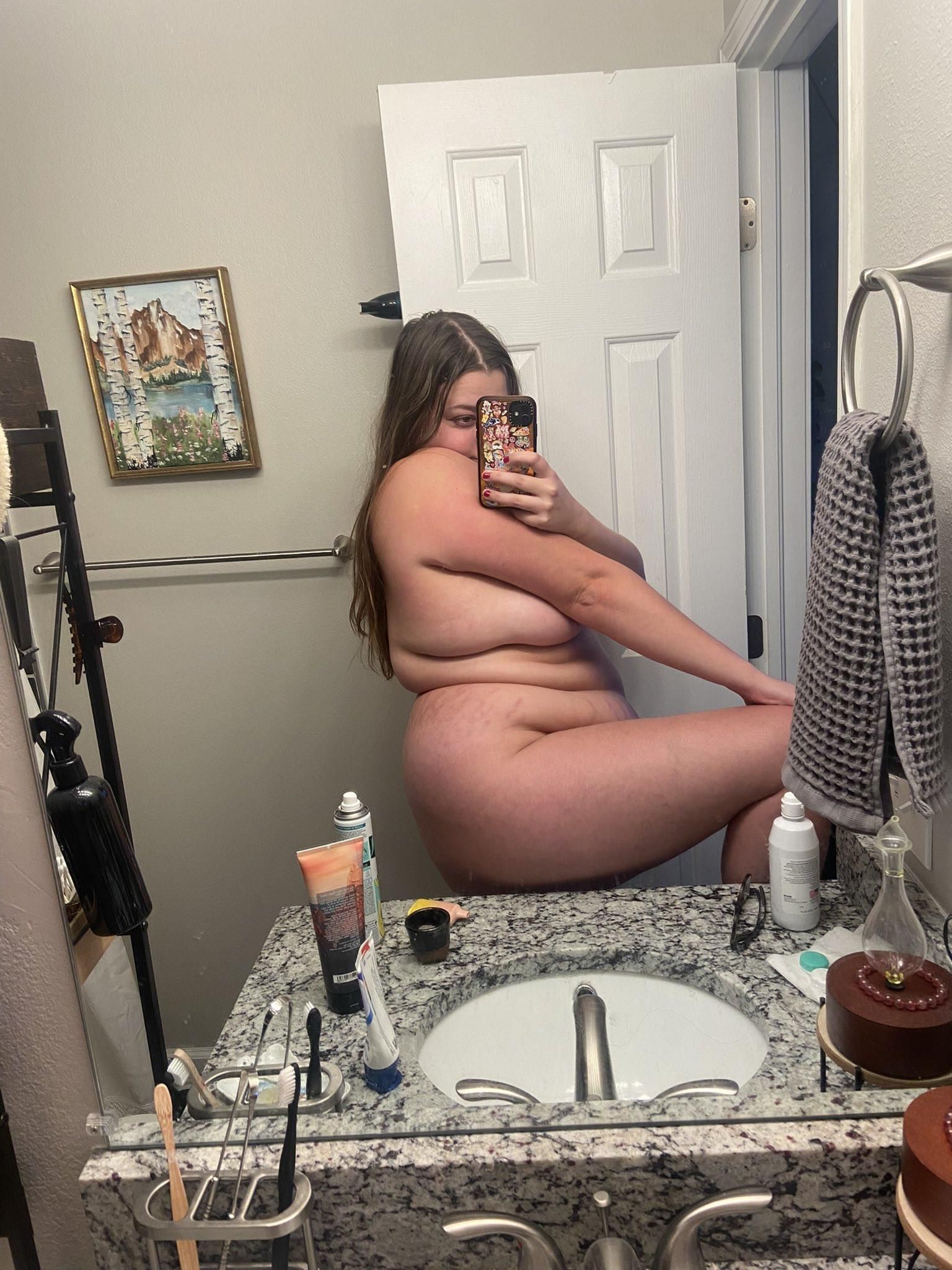 Kari Big Butt Big TitsブルネットBBWとメガネミックスホットショット