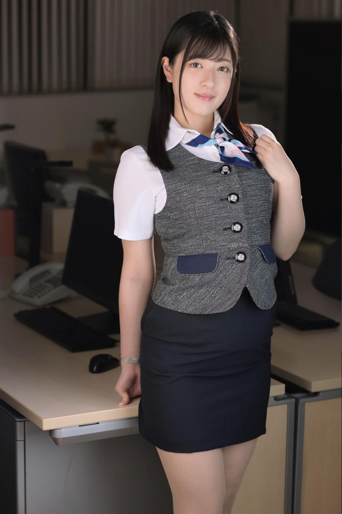 Kobato Mugi Tempting Working Lady Vol.