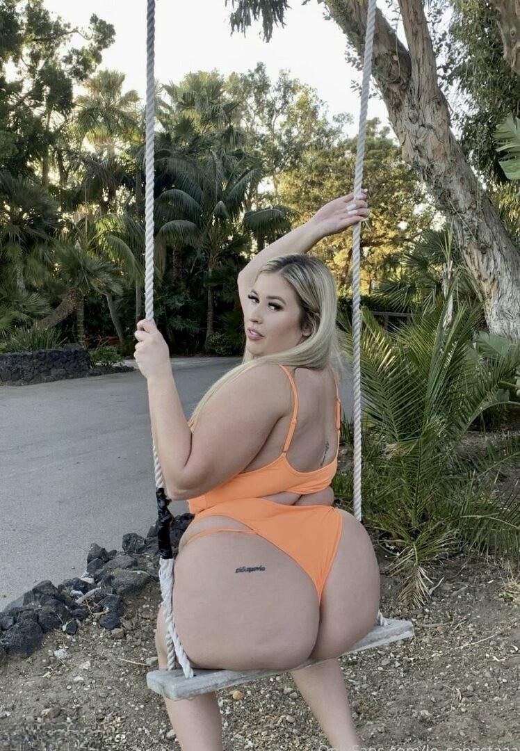 ローレン巨大なおっぱいビューティーbbw youtuber girlミックスホットショット