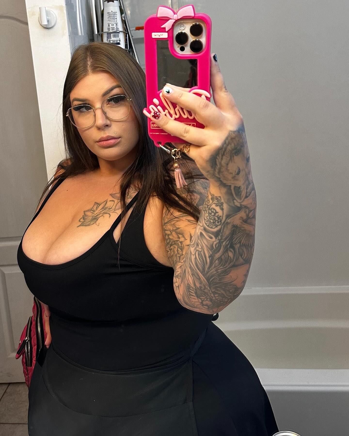 ペイジの巨大なお尻ビッグブーブゴージャスなBBWガールミックスホットショット