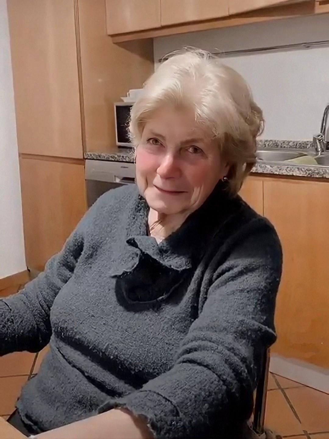 Oma, kaum zu ficken.