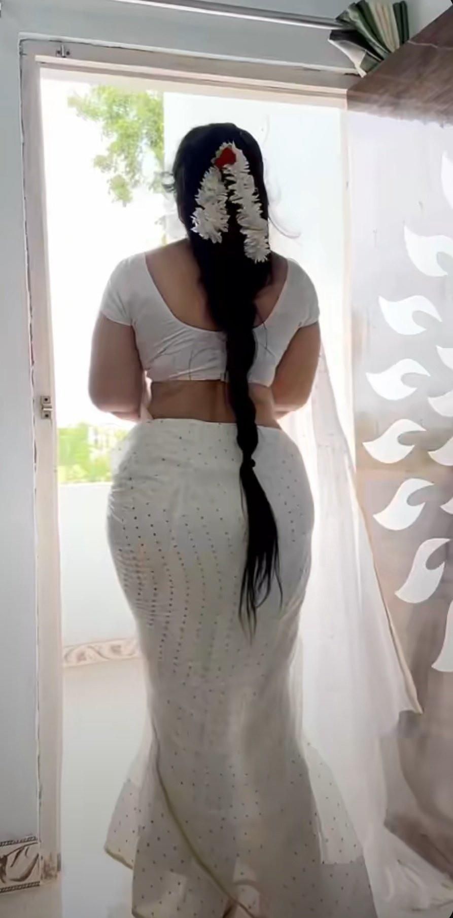 Hardcore e Softcore (tias indianas e MILF)