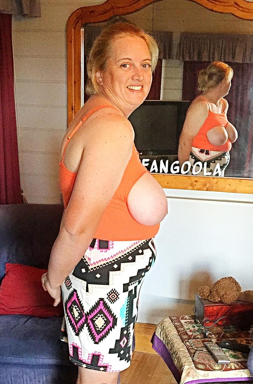 Las tetas de Jacqui en el show