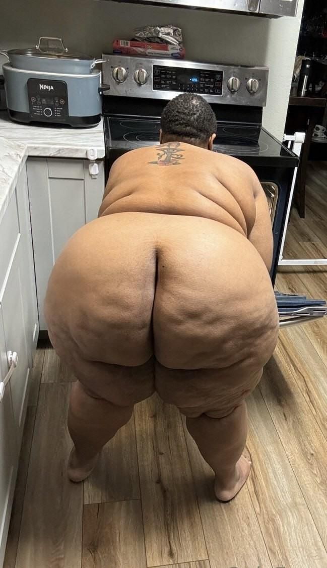 Megabutt Grannies