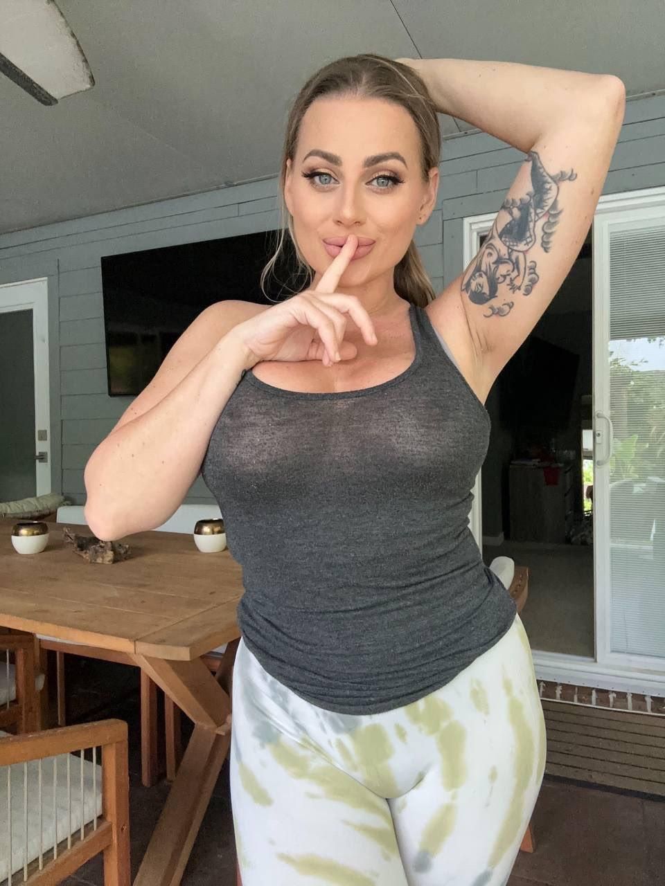 Nikki Big Butt Big Boobs Beauty Blonde Milf Mixed Hot Shots