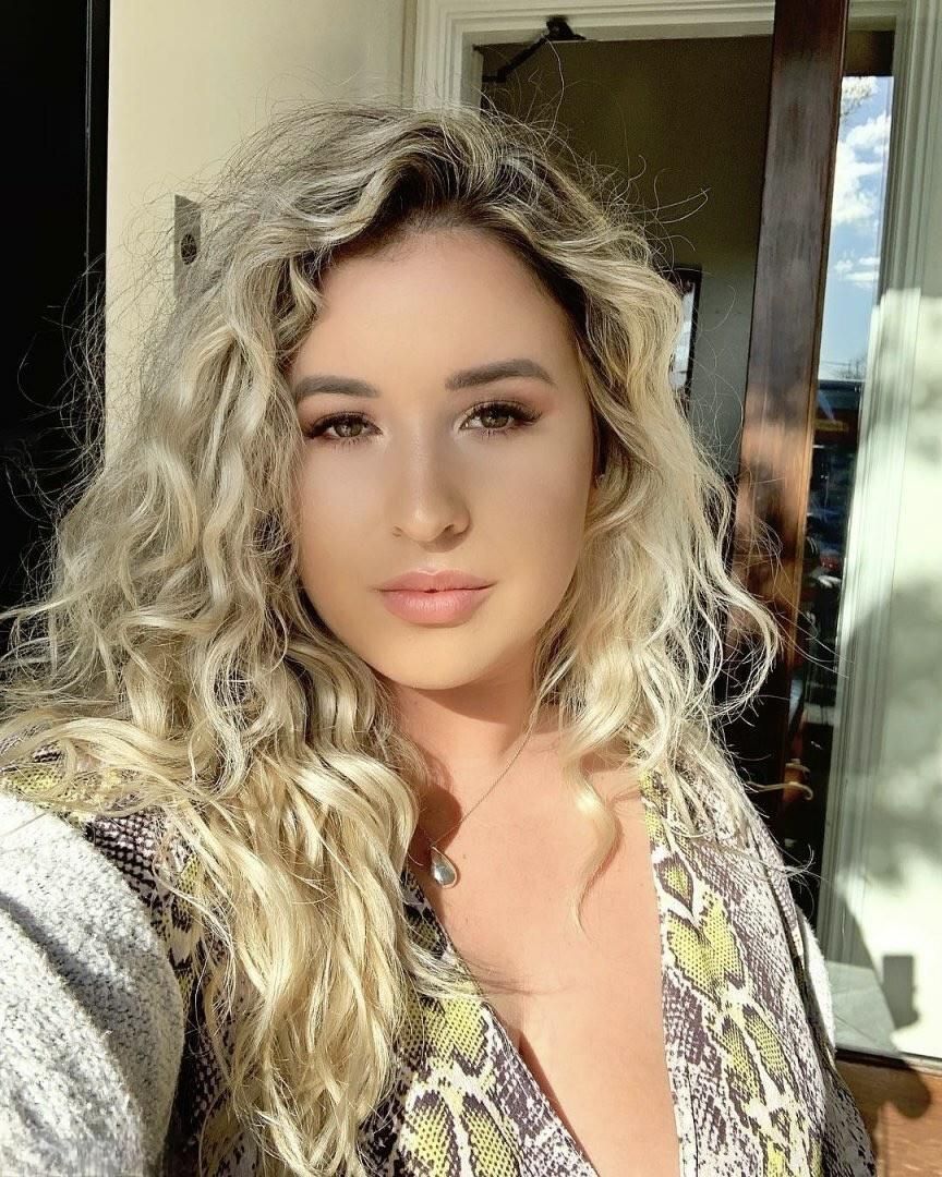 ローレン巨大なおっぱいビューティーbbw youtuber girlミックスホットショット