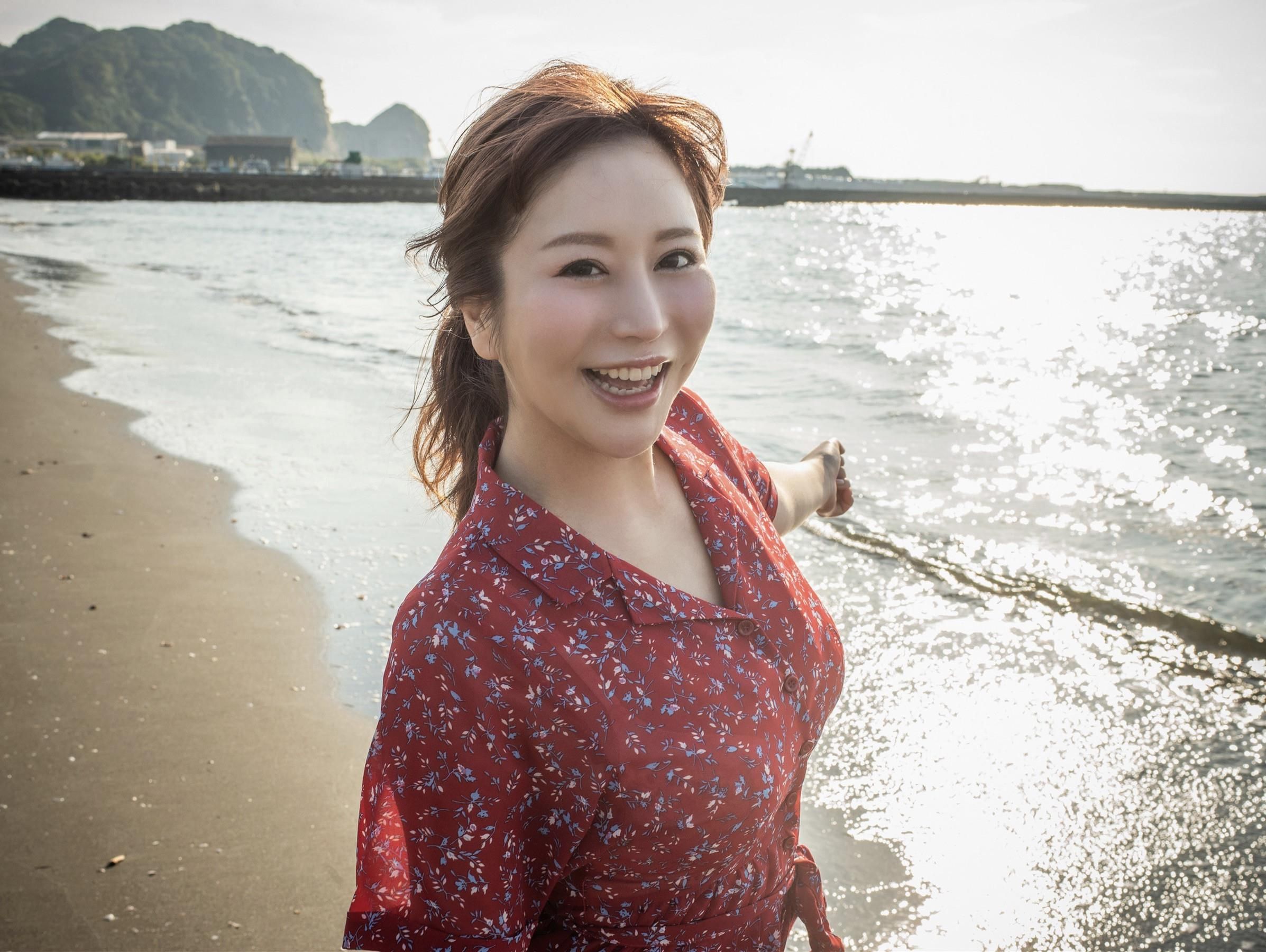Kurumi Momose Ademari