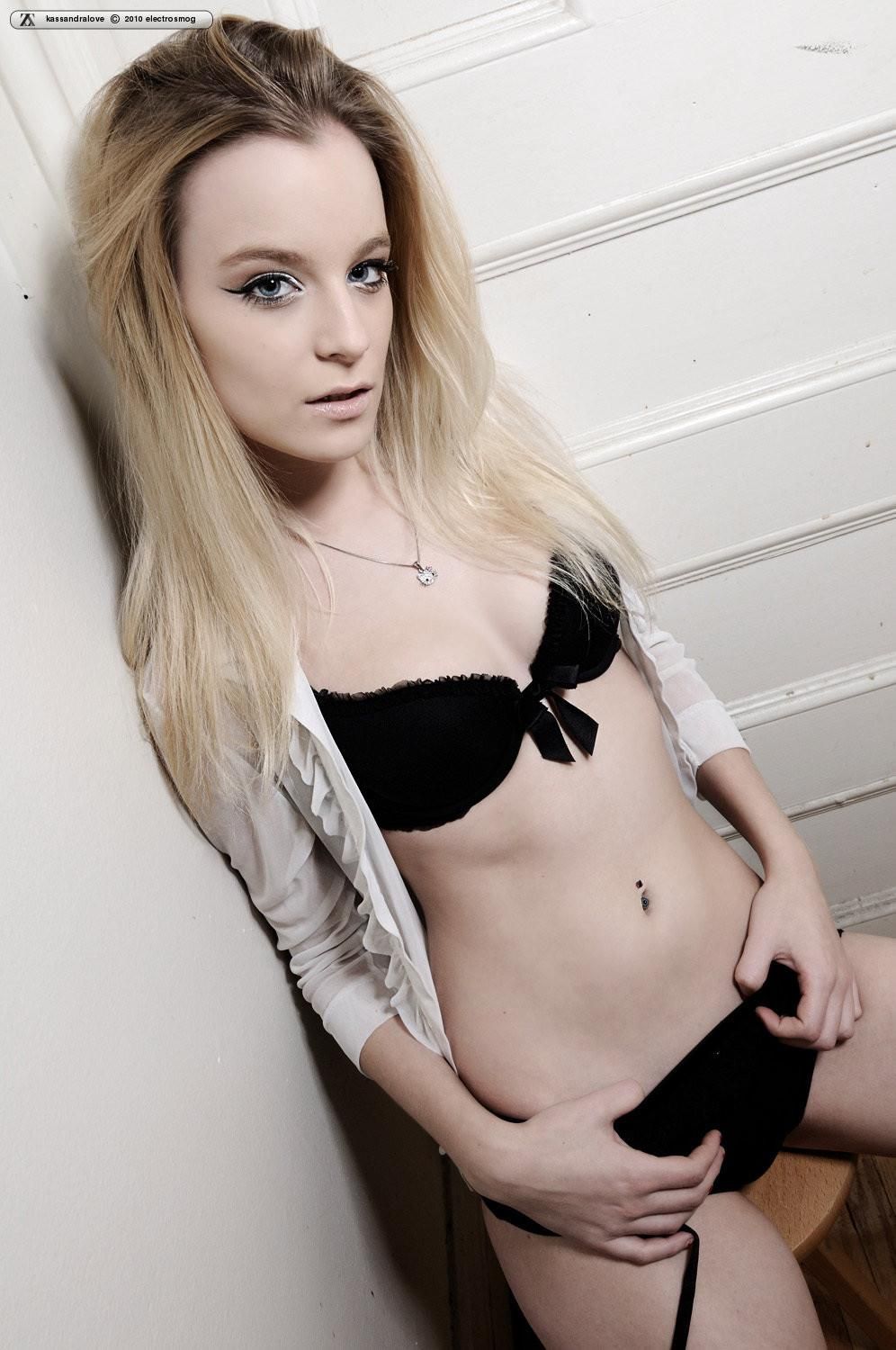 Zivity Kassandra Love Down The Hall (x)
