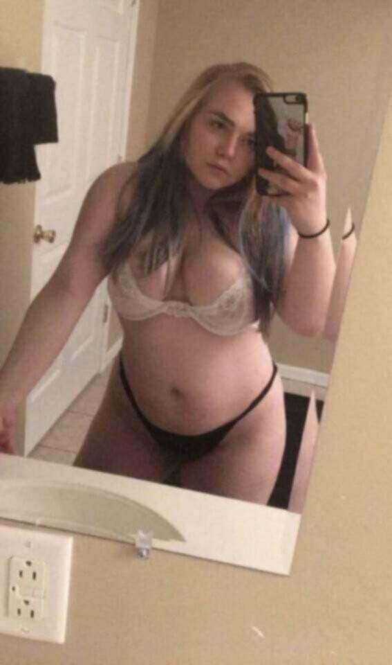 Espesa puta rubia Haley