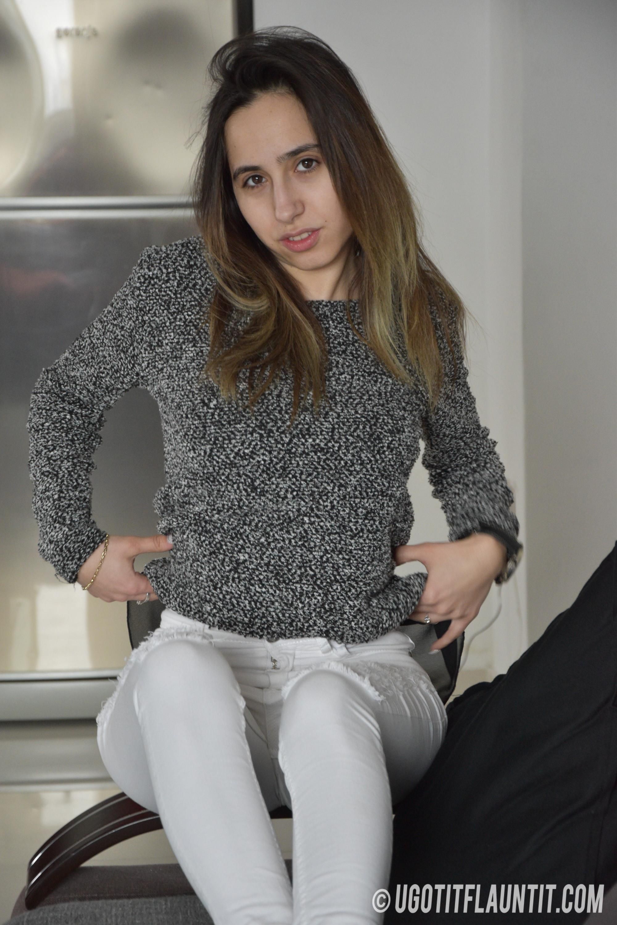 u got it flaunt it  Delia indoors Part 