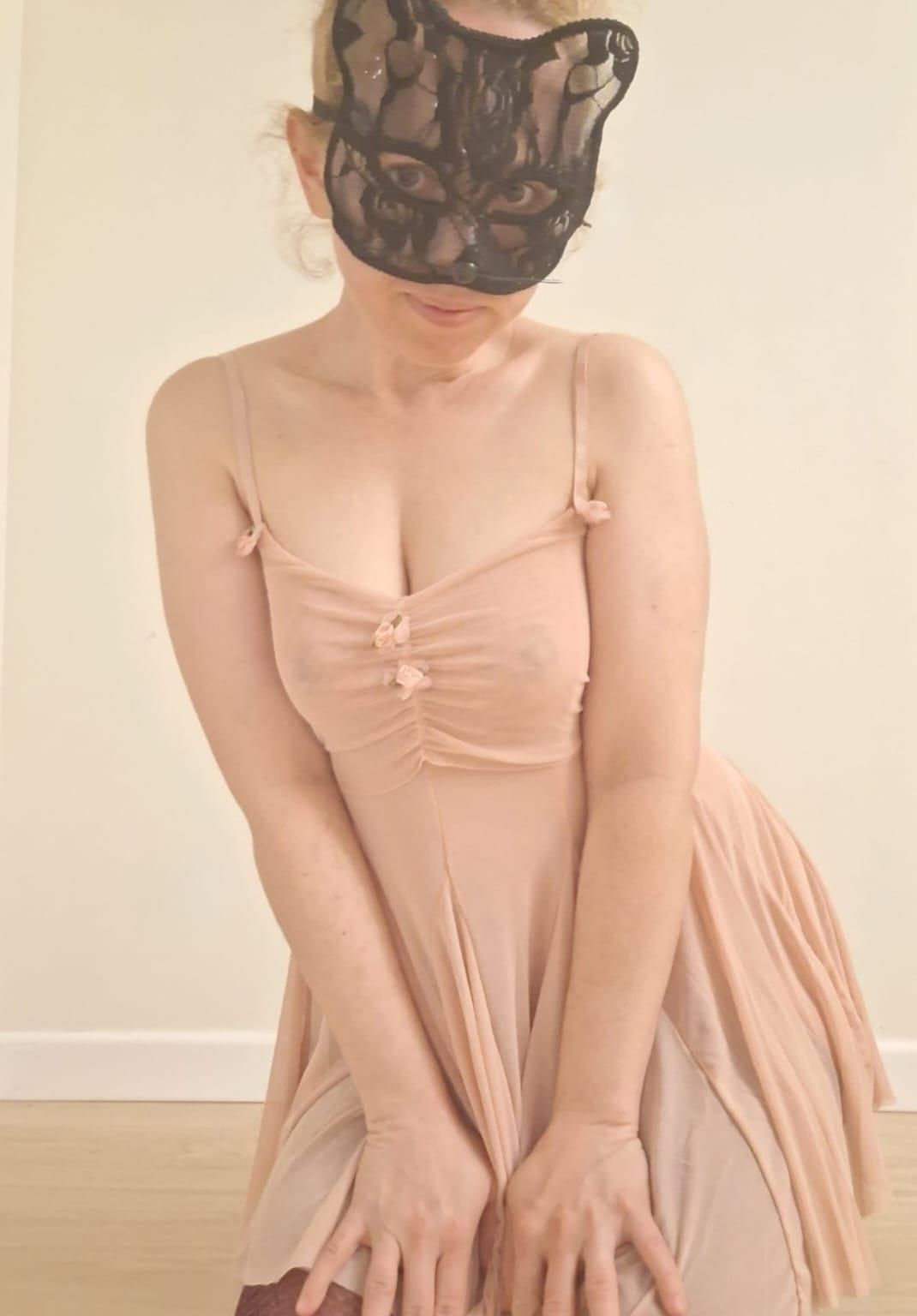 MILF se muestra a sí misma Pussy Show Off