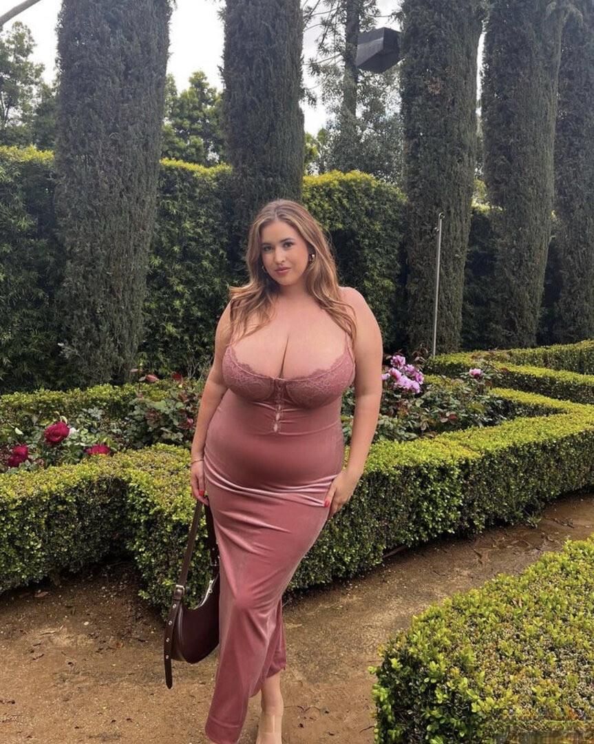 ローレン巨大なおっぱいビューティーbbw youtuber girlミックスホットショット
