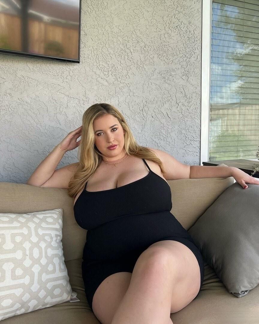ローレン巨大なおっぱいビューティーbbw youtuber girlミックスホットショット
