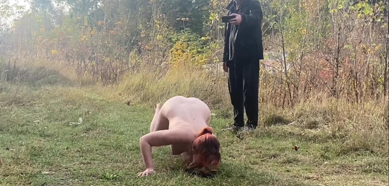 la mujer se desnuda y deshumanizada