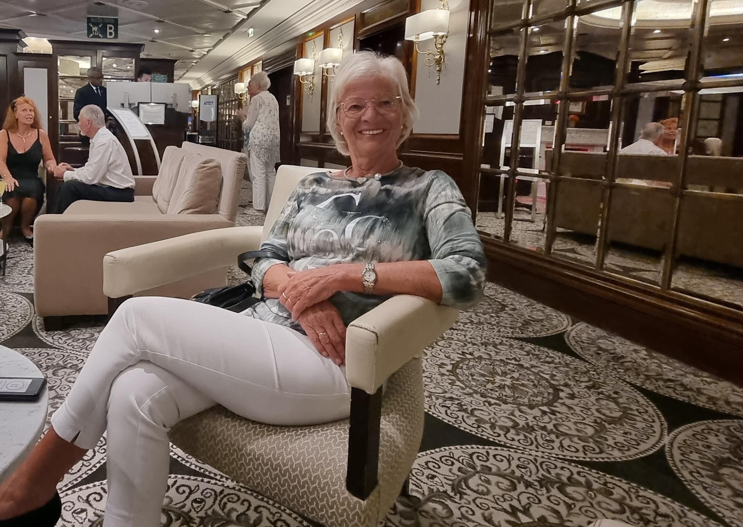 Linda avó norueguesa Justine