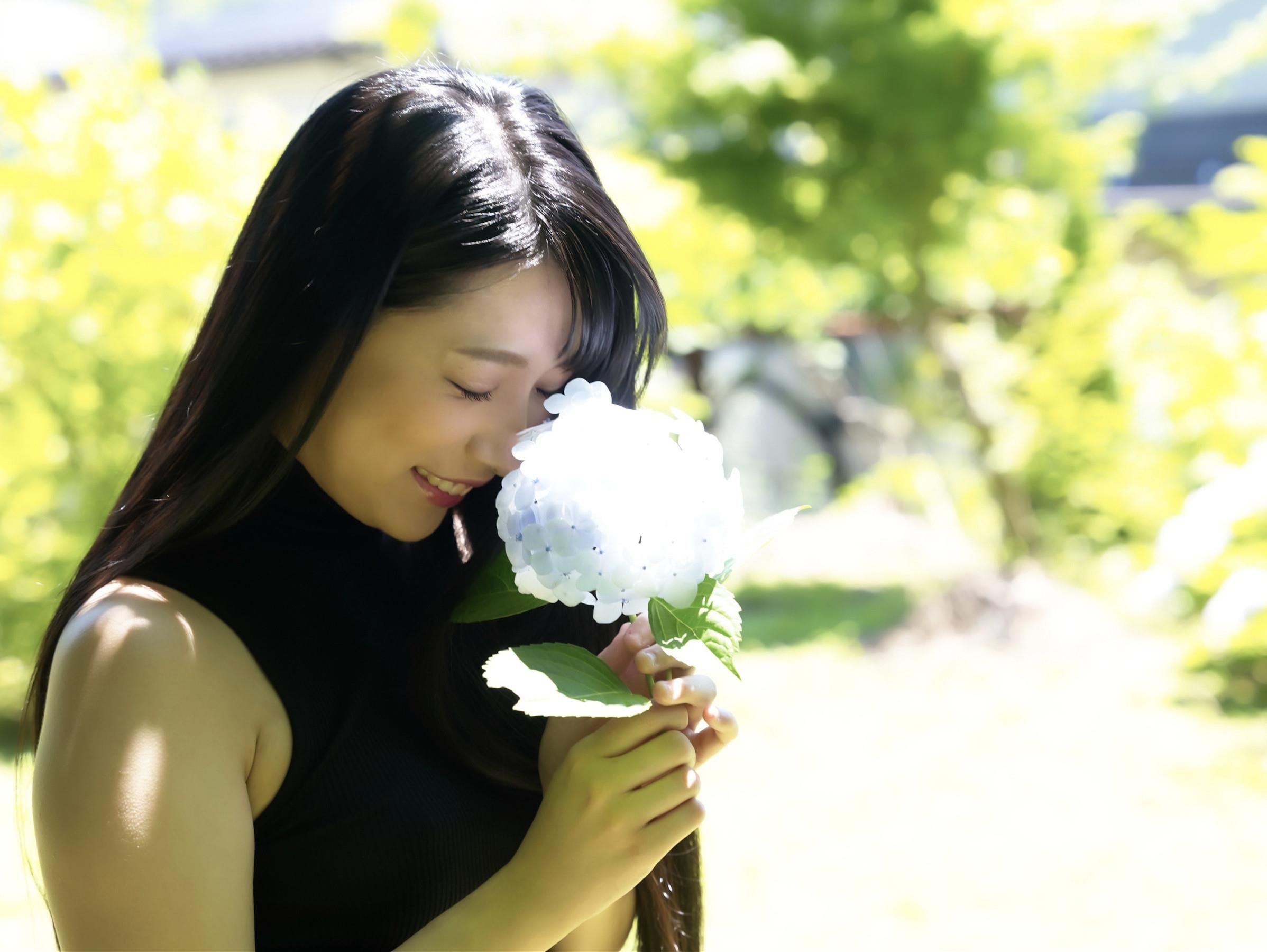 Mihina That Summer, With the Fragile and Pretty You